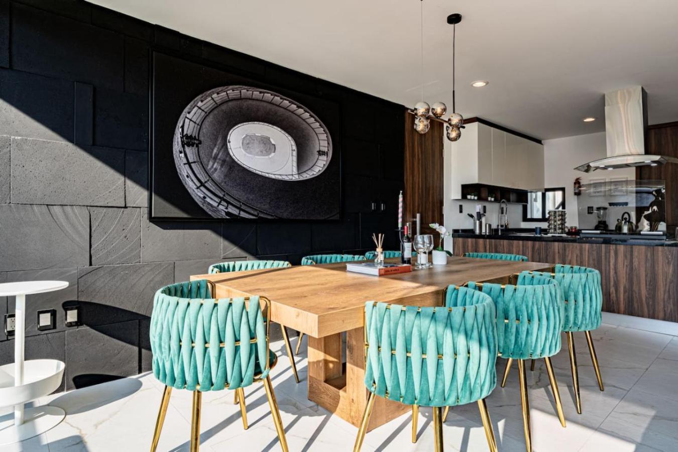 Stylish Urban Retreat With Balcony And Coworking Space Apartment Mexico City